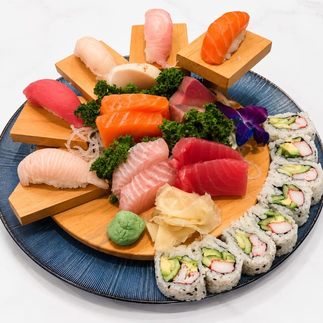 Sushi Sashimi Combo.